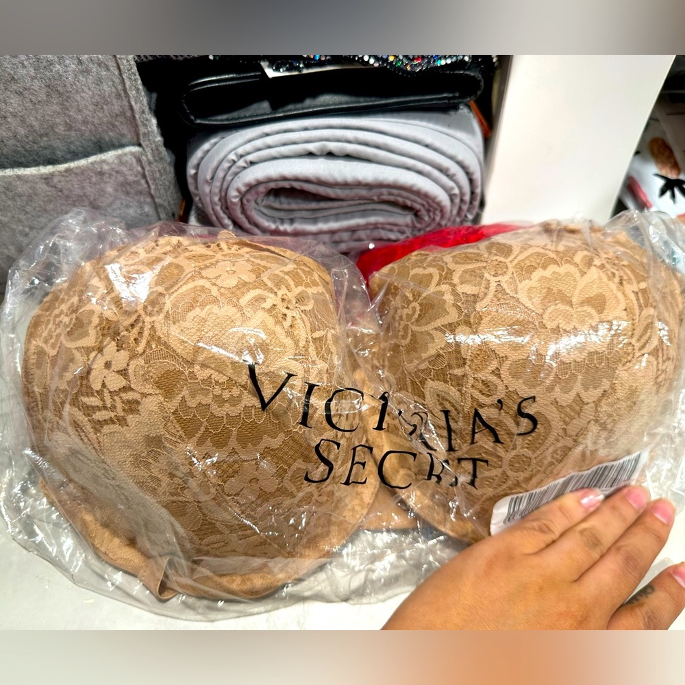 Victoria’s Secret bras size 36 triple D
